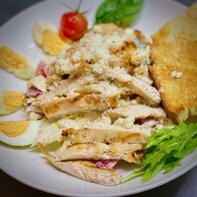 salata al pollo